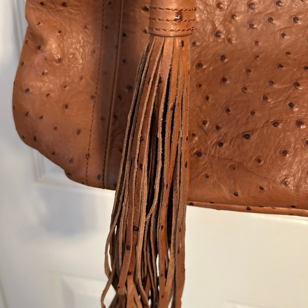 G.I.L.I. Leather Roma 2 Tote - Picture 4 of 16